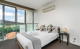 Bright Loft-Style Apartment With Gorgeous View - Hosted By Canstay